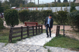 Lucrări de întreținere la mobilierul de joacă de la Grădinița Potigrafu-2017-5 Lucrări de întreținere la mobilierul de joacă de la Grădinița Potigrafu-2017-5