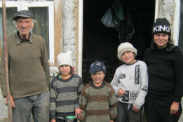 Sprijin pentru o familie din comuna noastră-2017-5 Sprijin pentru o familie din comuna noastră-2017-5